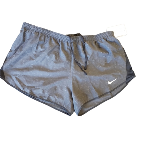 Womens Nike Dri-Fit Running Shorts Gray Lined NEW - Picture 3 of 4